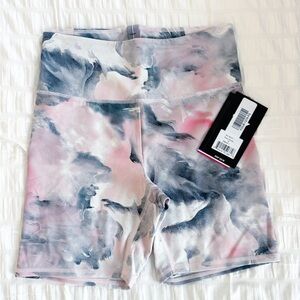 NWT Fourlaps Arc Shorts Biker Pink Clouds Size Small 6” inseam Workout New